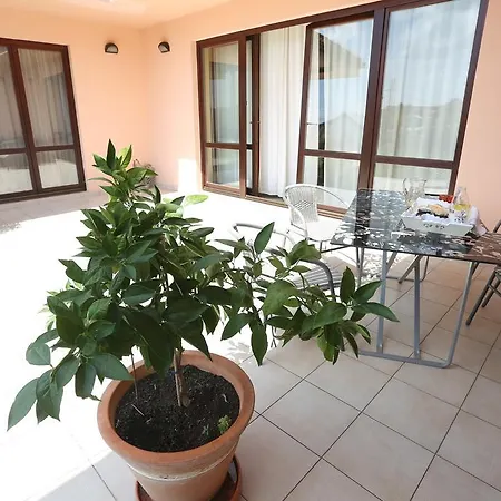 Apartment Larin *